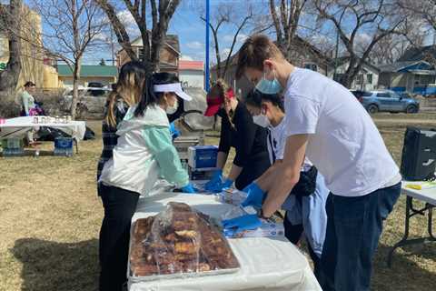 Spring cleaning: Regina community groups clean city parks