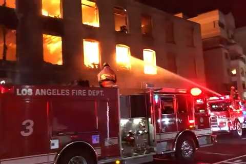 Video: LAFD handles fire in large 3-story vacant building