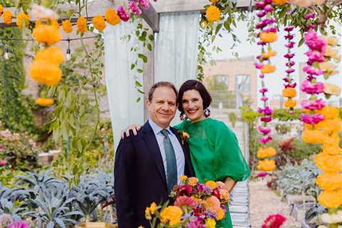 This Bold, Flower-Filled MicroWedding On An Urban Farm in Chicago Is Picture Perfect!