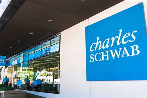 Schwab Profit Seen Rising Amid Rate Hikes