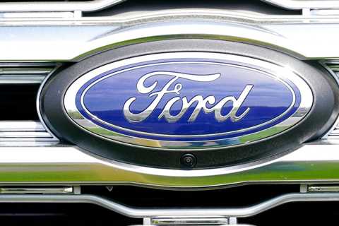 US probes complaints of parts flying off of Ford Explorers