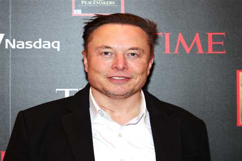 Free Speech Absolutist Elon Musk Reminds People He Laid Off That If They Disparage Him He May Sue..