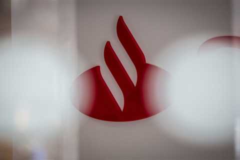 Transactions: Santander offers early paydays via DailyPay