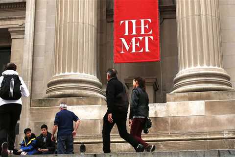 Prosecutors eye new seizures of old art at the Met