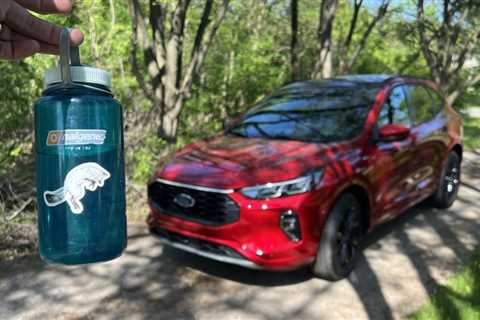 2023 Ford Escape Cupholder Mega Test: Will the Nalgene bottle fit?