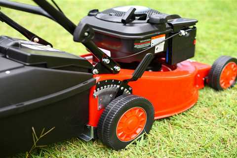 What To Consider When Buying a Gas Lawn Mower in 2023