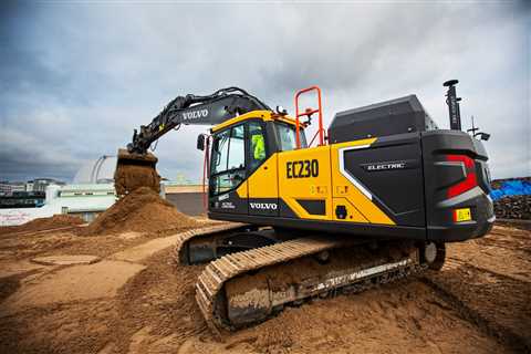 Volvo CE Begins EC230 Electric Excavator Testing in the U.S.