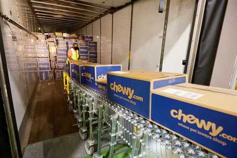 Chewy sales up 14% in Q2, beating expectations