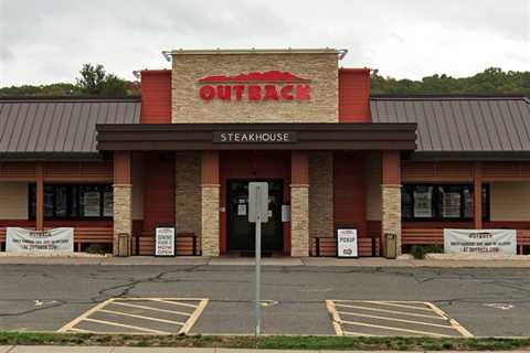 After Mistrial in Outback Steakhouse Slip-and-Fall Case, Plaintiff Remains Without Counsel as..