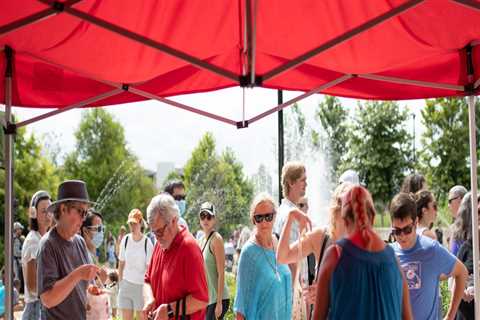 Partnerships Between Farmers Markets and Schools in Central Texas: Benefits for All Involved