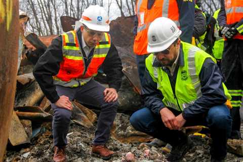 Train crew had little warning before Ohio wreck, probe finds