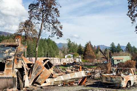 'So Hot You Can't Breathe.' Rare Damages Trial Begins for Oregon Wildfire Victims