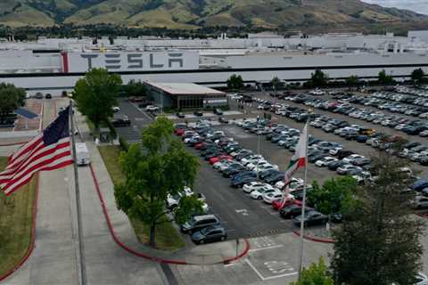 Tesla must face class action claims by 6,000 US workers in race bias case