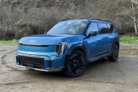 Kia EV9 GT performance three-row SUV to be revealed next year