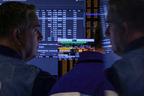 The Stock Market’s Boomerang Month Has Put Investors in a Bind