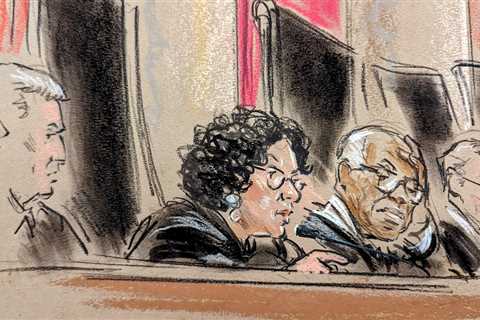 Court hears arguments on when police may enter a home without a warrant