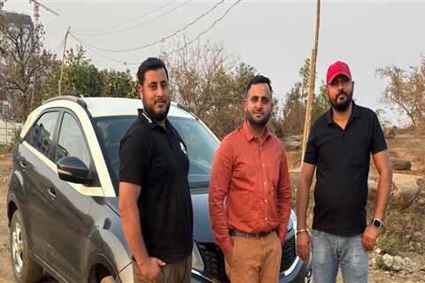 Customer Service on Two Fronts: What Roofers and Taxi Drivers Teach Us About Reliability