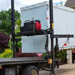 How Long Distance Moving Companies Coordinate with a Self Storage Facility