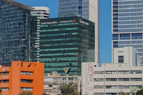 Israeli Banks Threaten to Cut Off Palestinian Economy